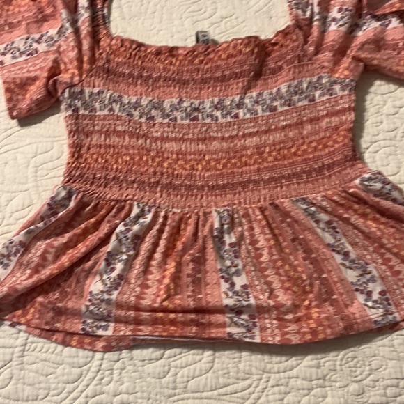 Gypsies and moon dust brand off the shoulder top. Like new. Size medium. - Picture 5 of 5